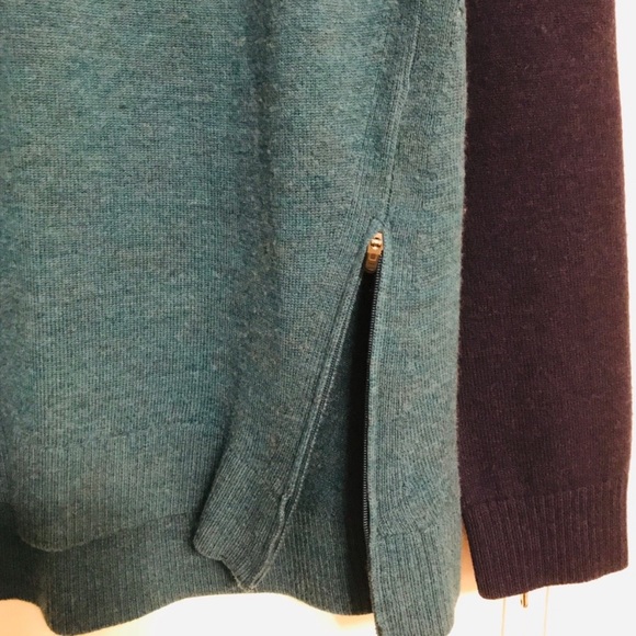 L.L.Bean Wool Color Block Crew Neck Sweater - Picture 3 of 3